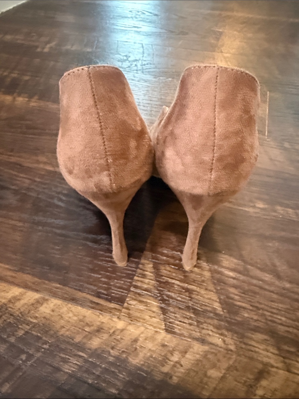 Chinese Laundry Tan Suede Pointed Pump with Stiletto Heel - Picture 3 of 4